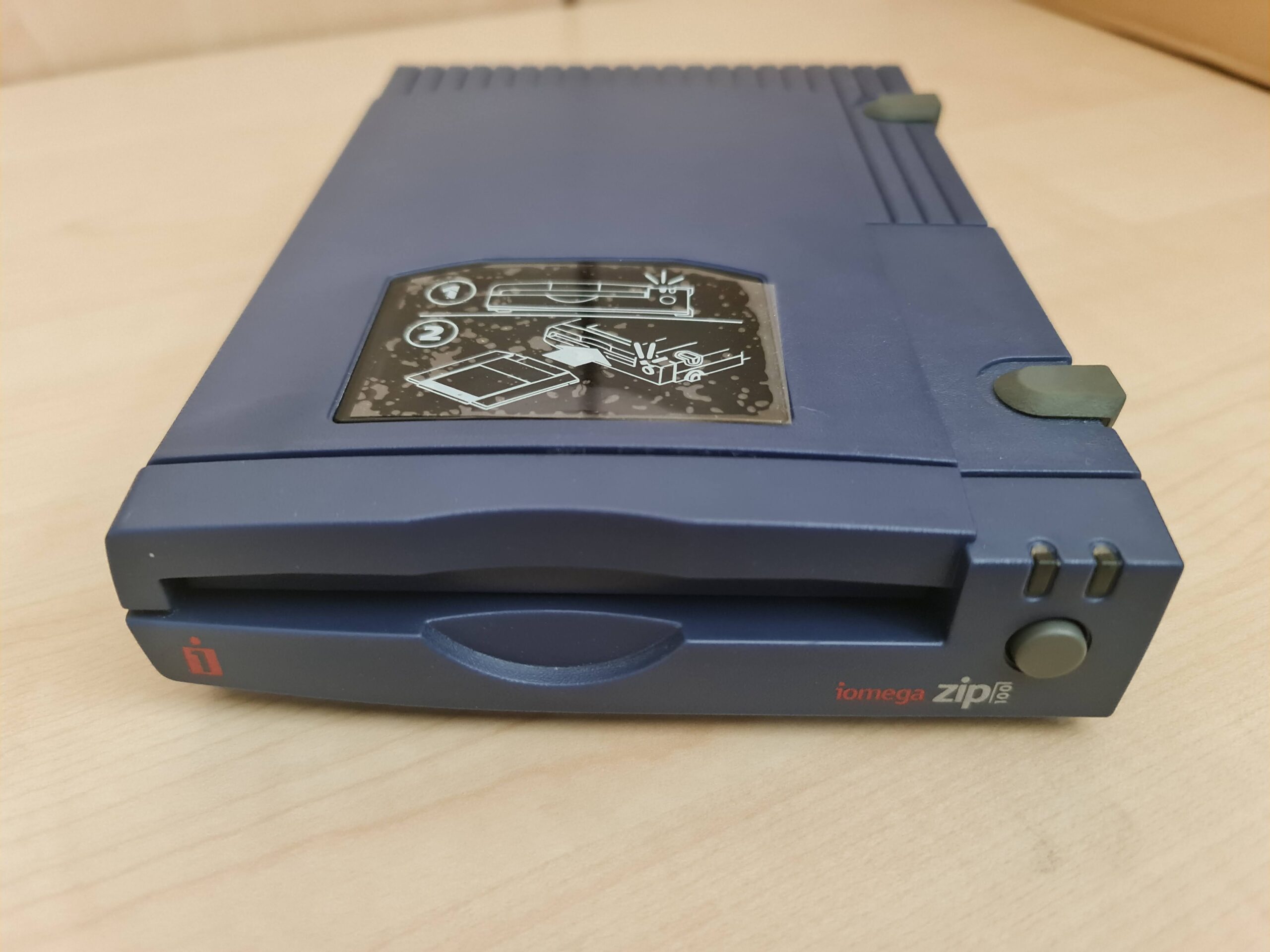 How to use an Iomega Zip Drive with the Amiga A1200 - Lyonsden Blog