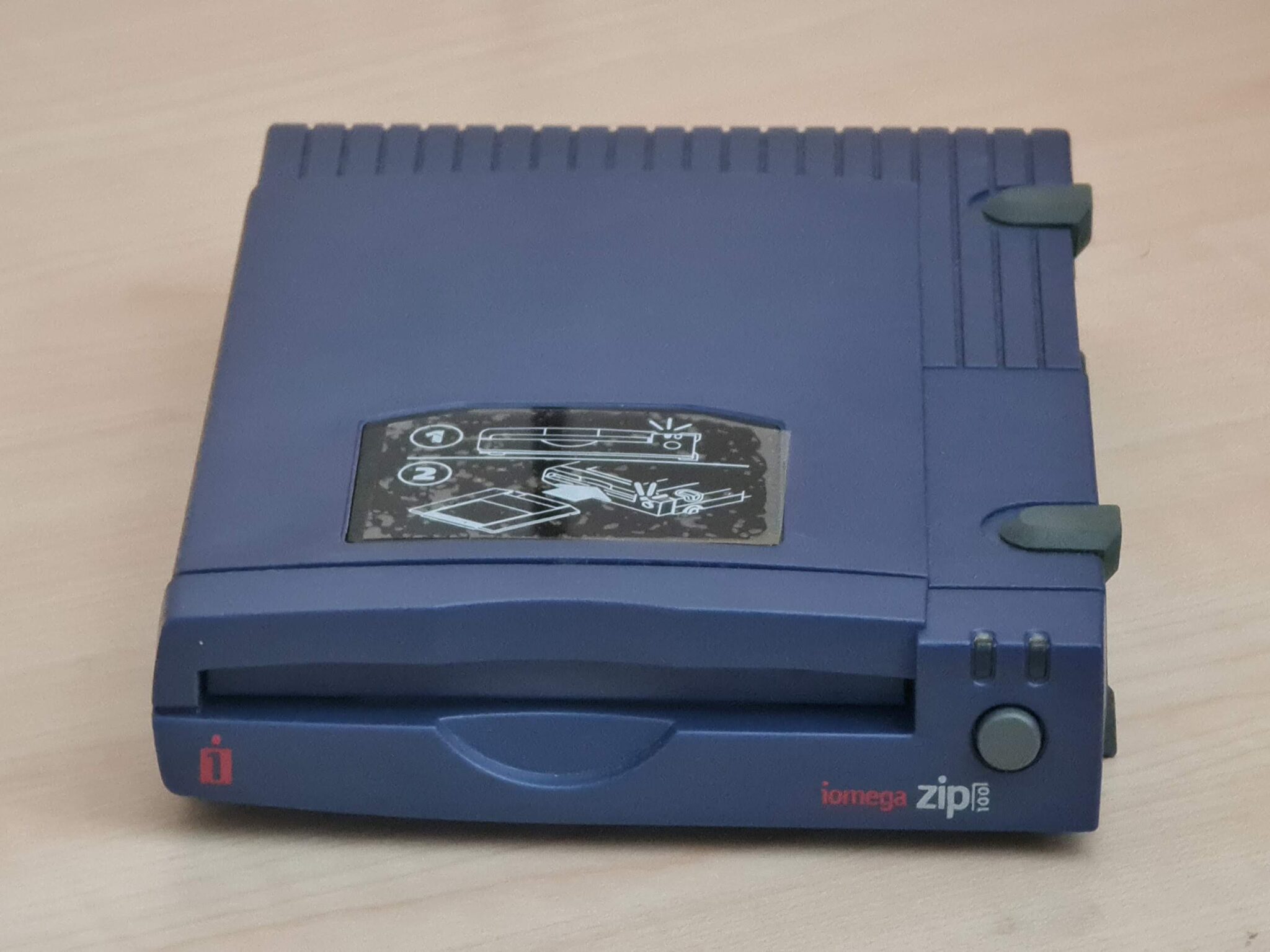 How to use an Iomega Zip Drive with the Amiga A1200 - Lyonsden Blog